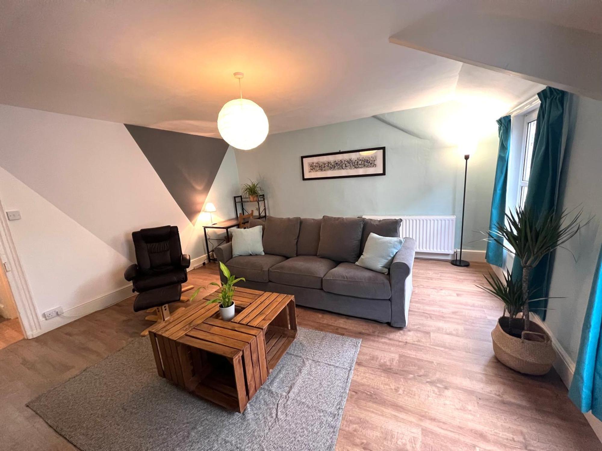 A Spacious 2 Bed Flat In Kingsbridge Town Exterior photo